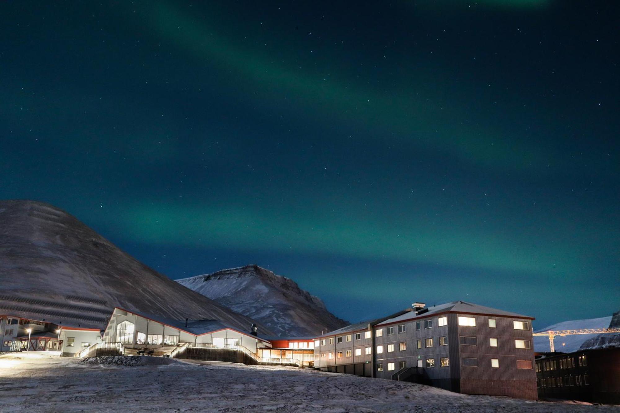 Radisson Blu Polar Hotel, Spitsbergen Лонгйир Экстерьер фото