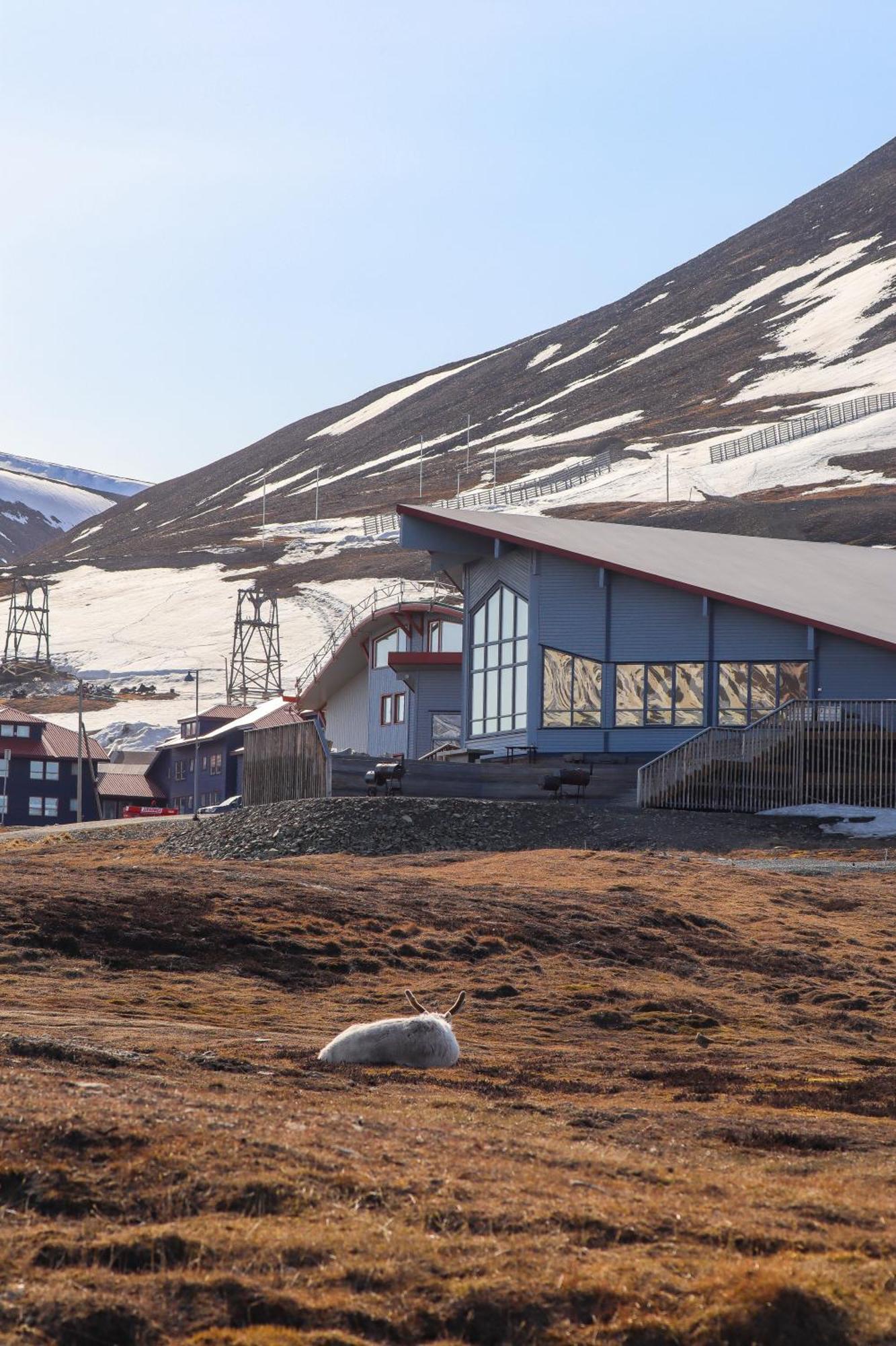 Radisson Blu Polar Hotel, Spitsbergen Лонгйир Экстерьер фото