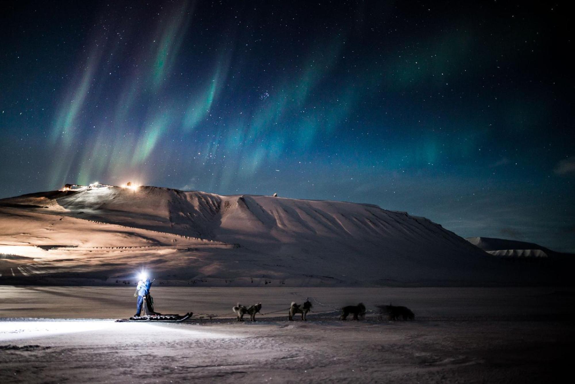 Radisson Blu Polar Hotel, Spitsbergen Лонгйир Экстерьер фото